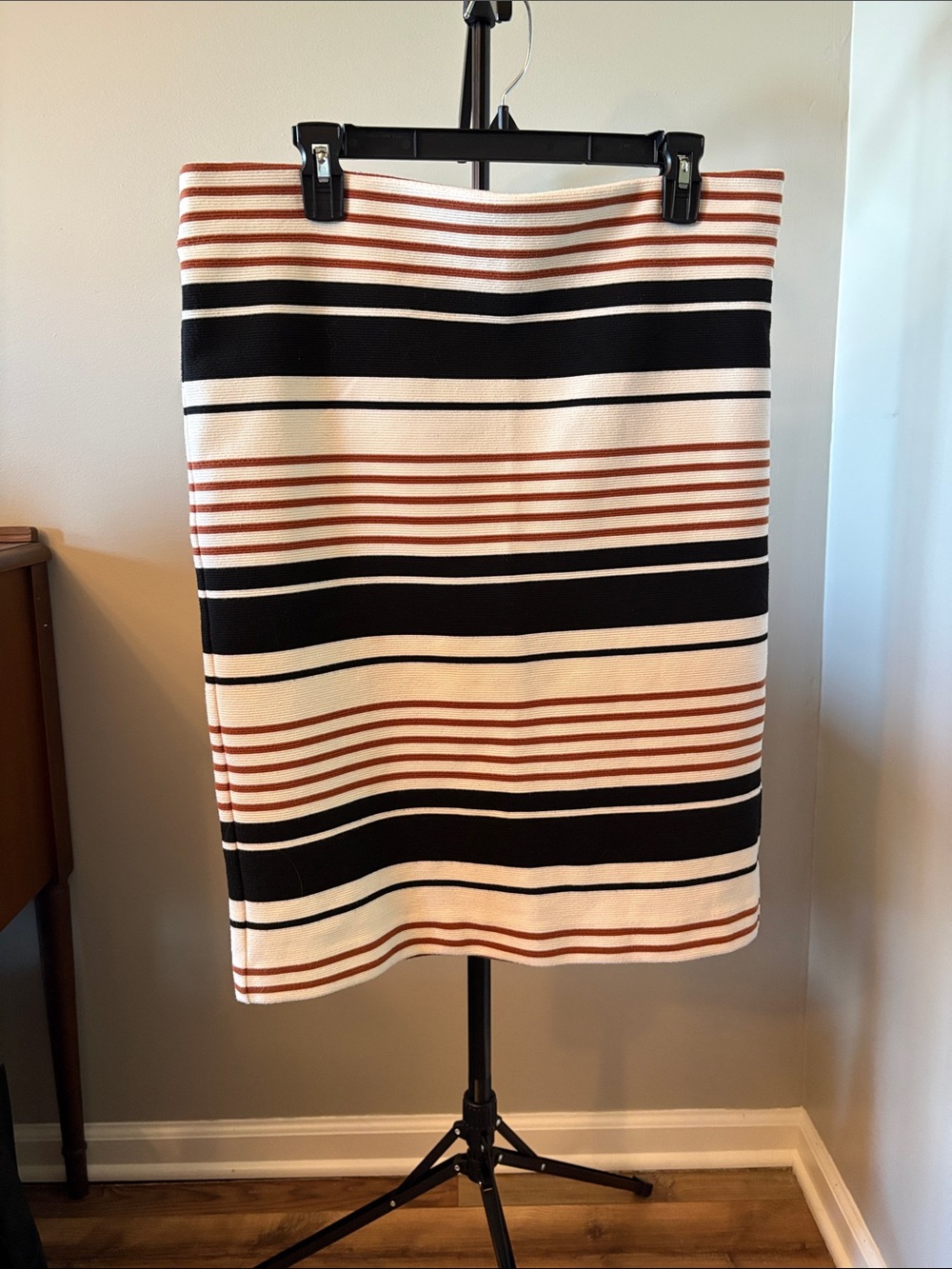 Loft Size Large Pencil Skirt in Black, White & Rust